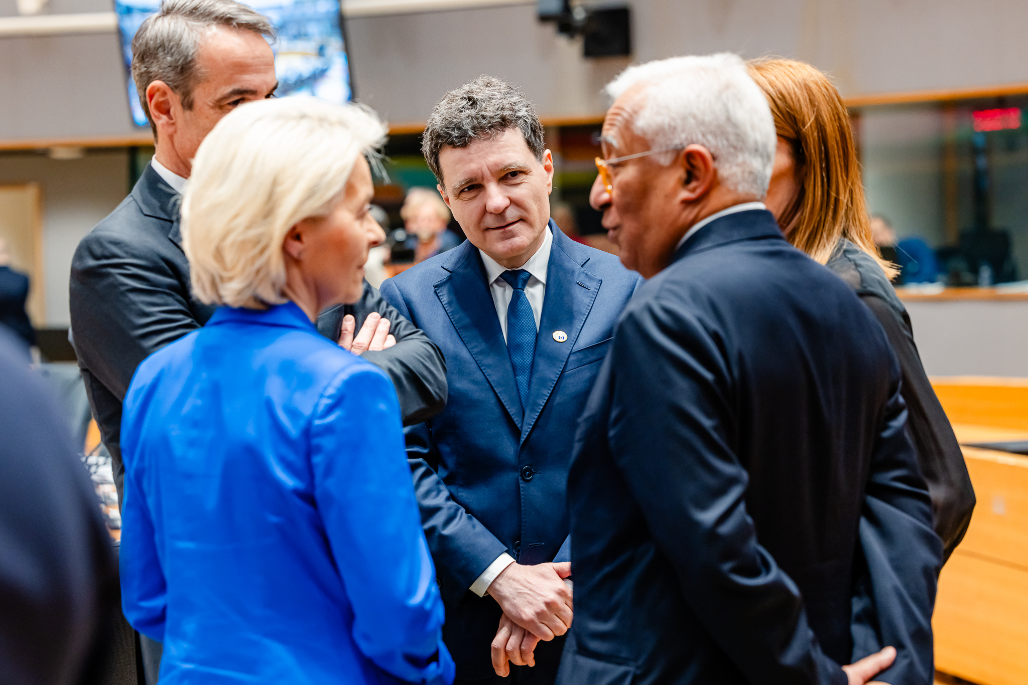 Reuniune la Bruxelles, liderii europeni discută măsuri pentru întărirea apărării UE. Metsola: „Europa riscă să piardă momentul decisiv”