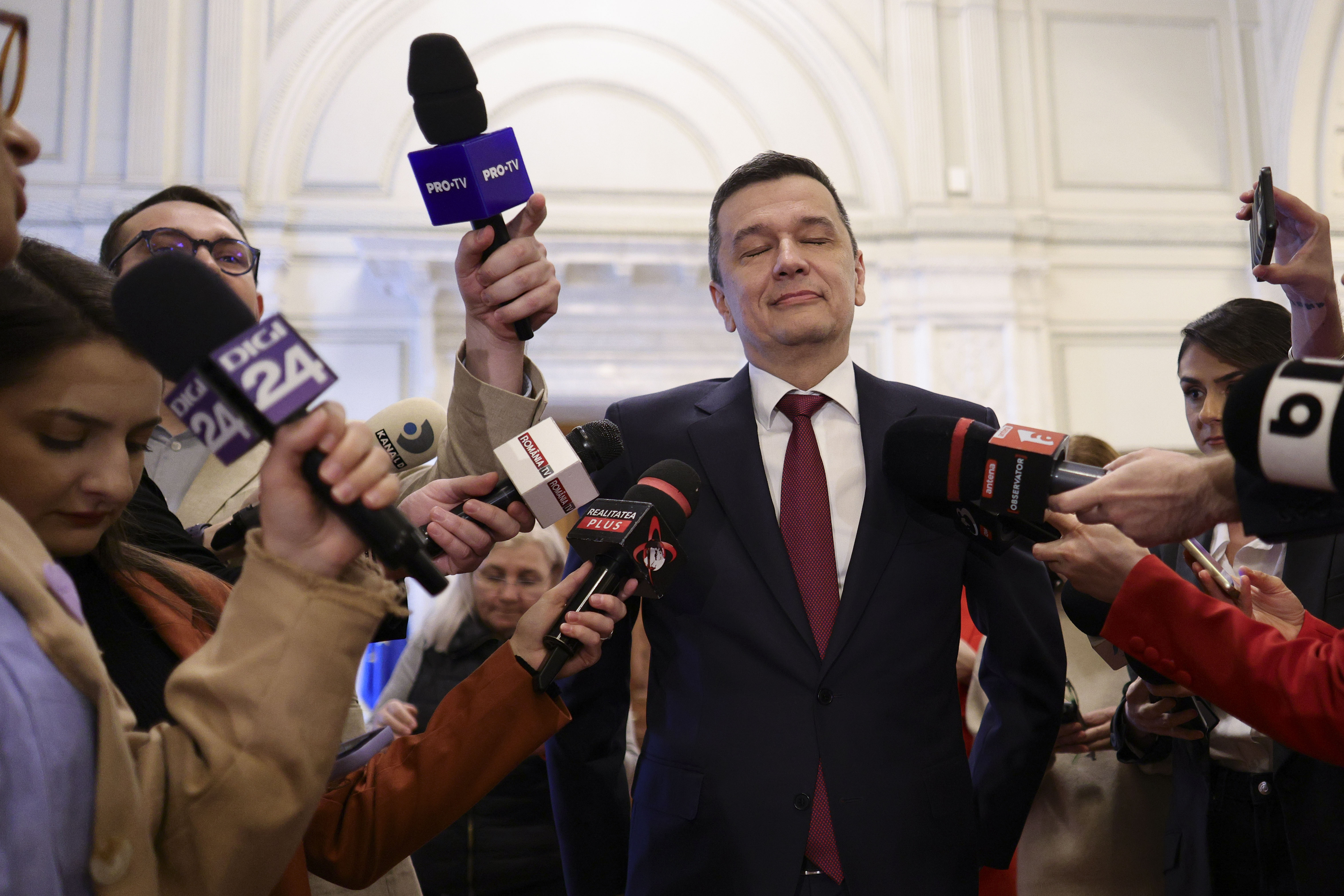 Bugetul, în Parlament: Bani mutați de la magistrați pentru ajutoarele sociale cerute de PSD. Urmează dezbaterile în plen