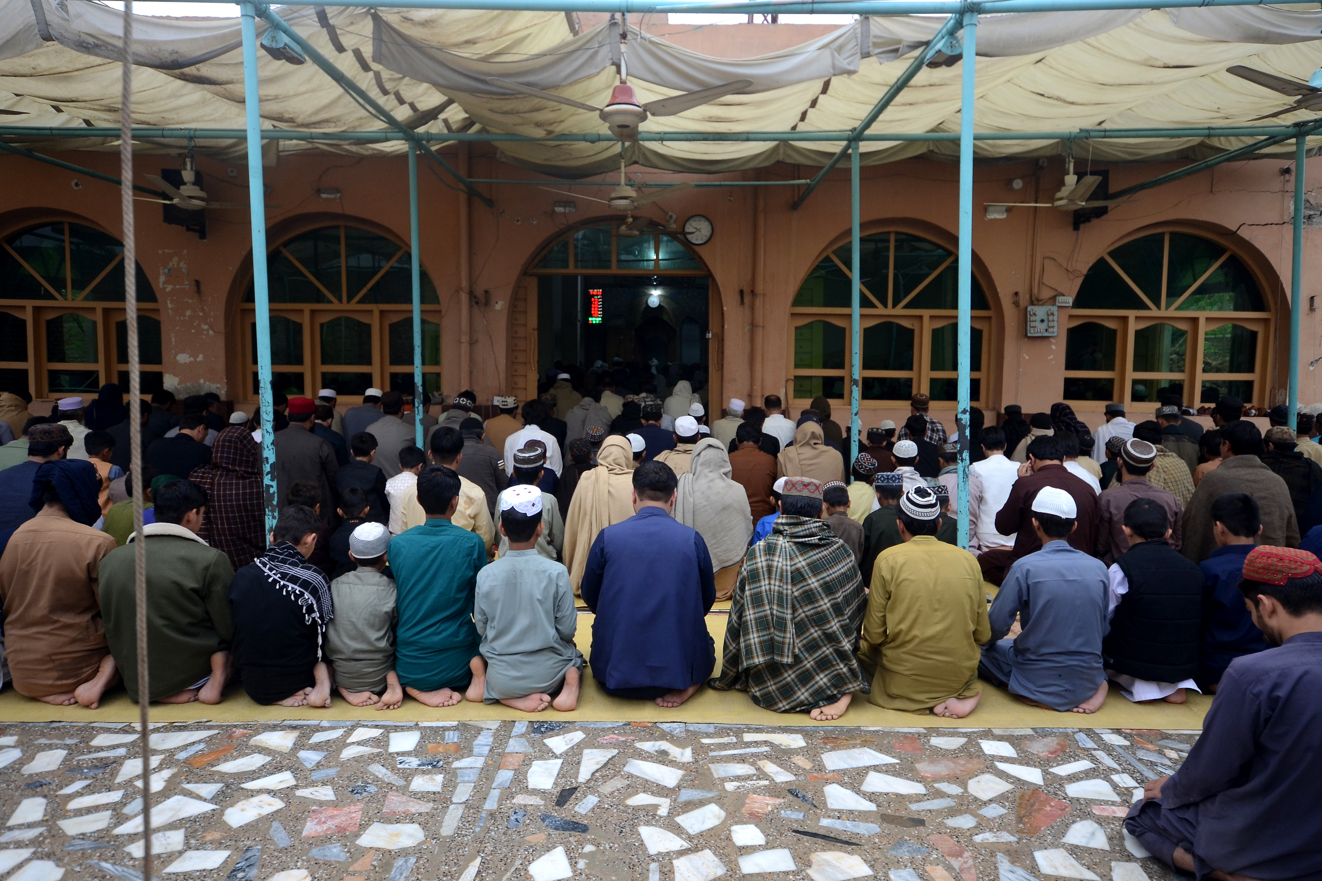 Armistițiu temporar între Pakistan și Afganistan. Pauza în ostilități a venit după apelul unor țări-cheie pentru atenuarea conflictului