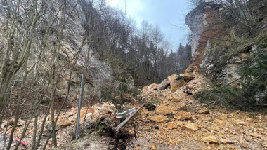 alunecare de teren pietrele lui solomon foto via news