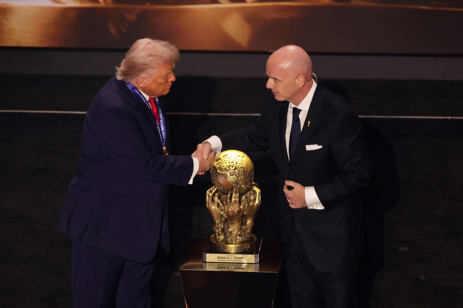 Gianni Infantino a primit asigurări de la Donald Trump că echipa Iranului poate merge în SUA pentru Cupa Mondială. Un precedent ciudat