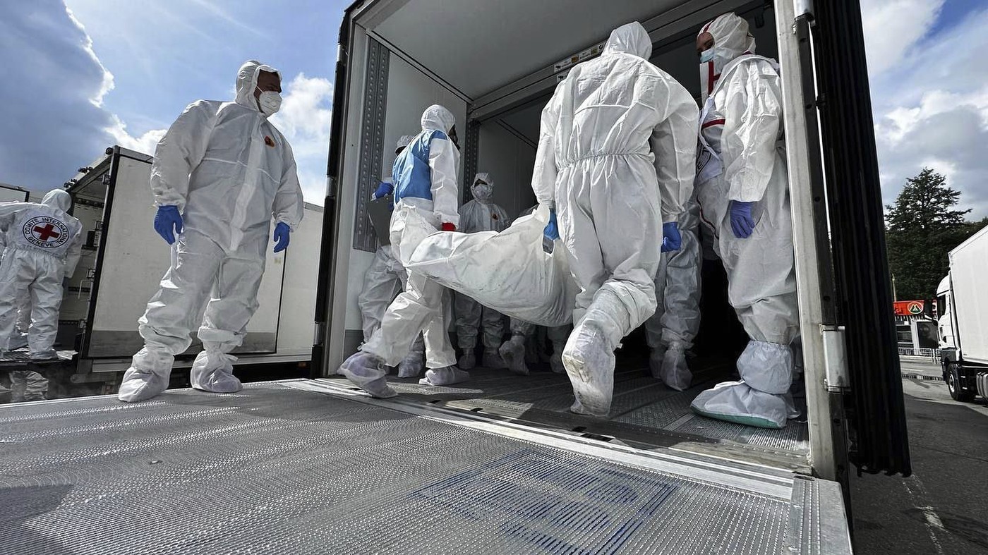 O grenadă a fost găsită în corpul unui soldat decedat returnat de Rusia în Cernăuți