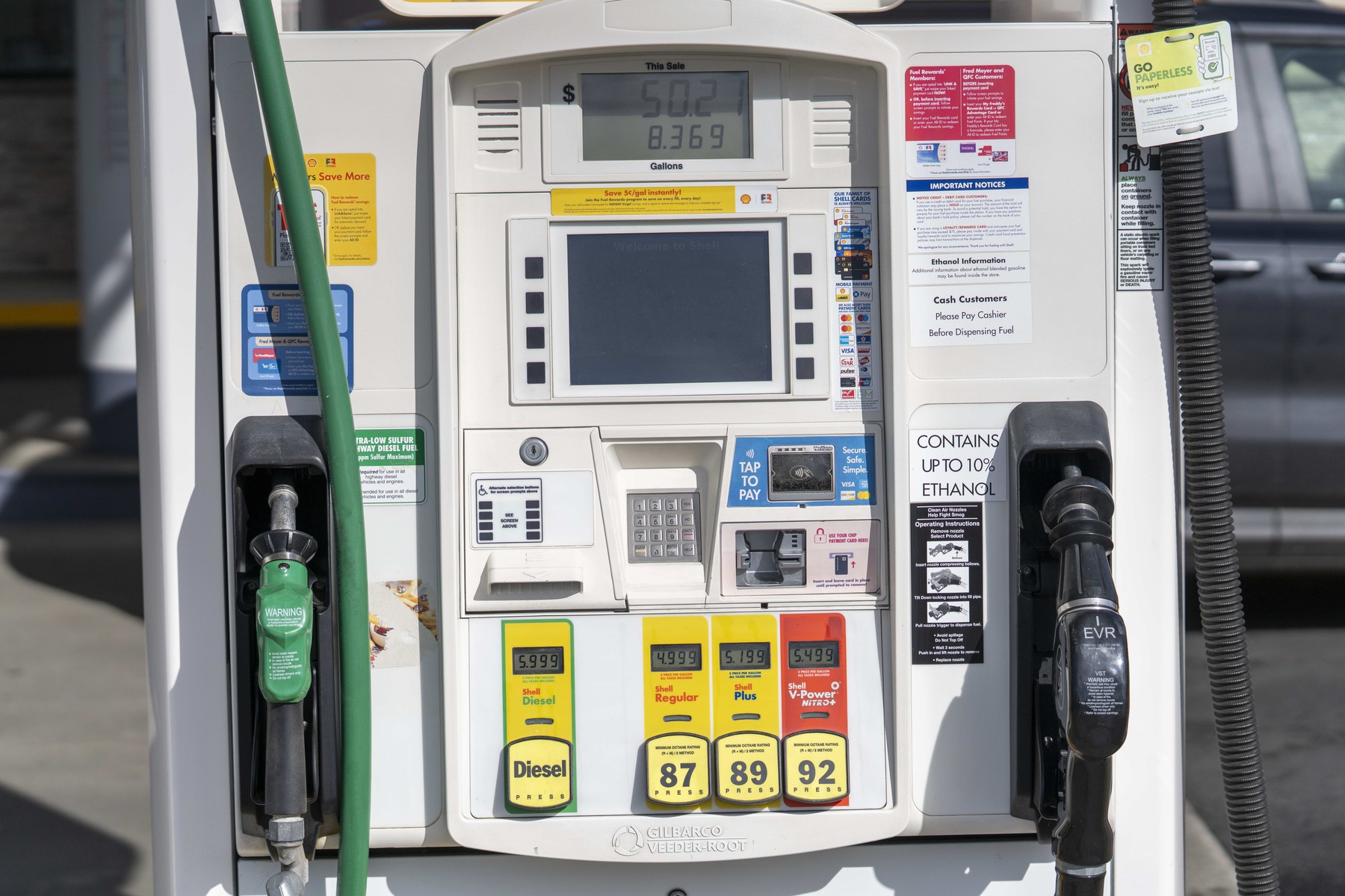 Preţul benzinei în SUA a crescut cu 20% de la declanșarea conflictului din Iran. Cât a ajuns să coste acum. Comparație cu România