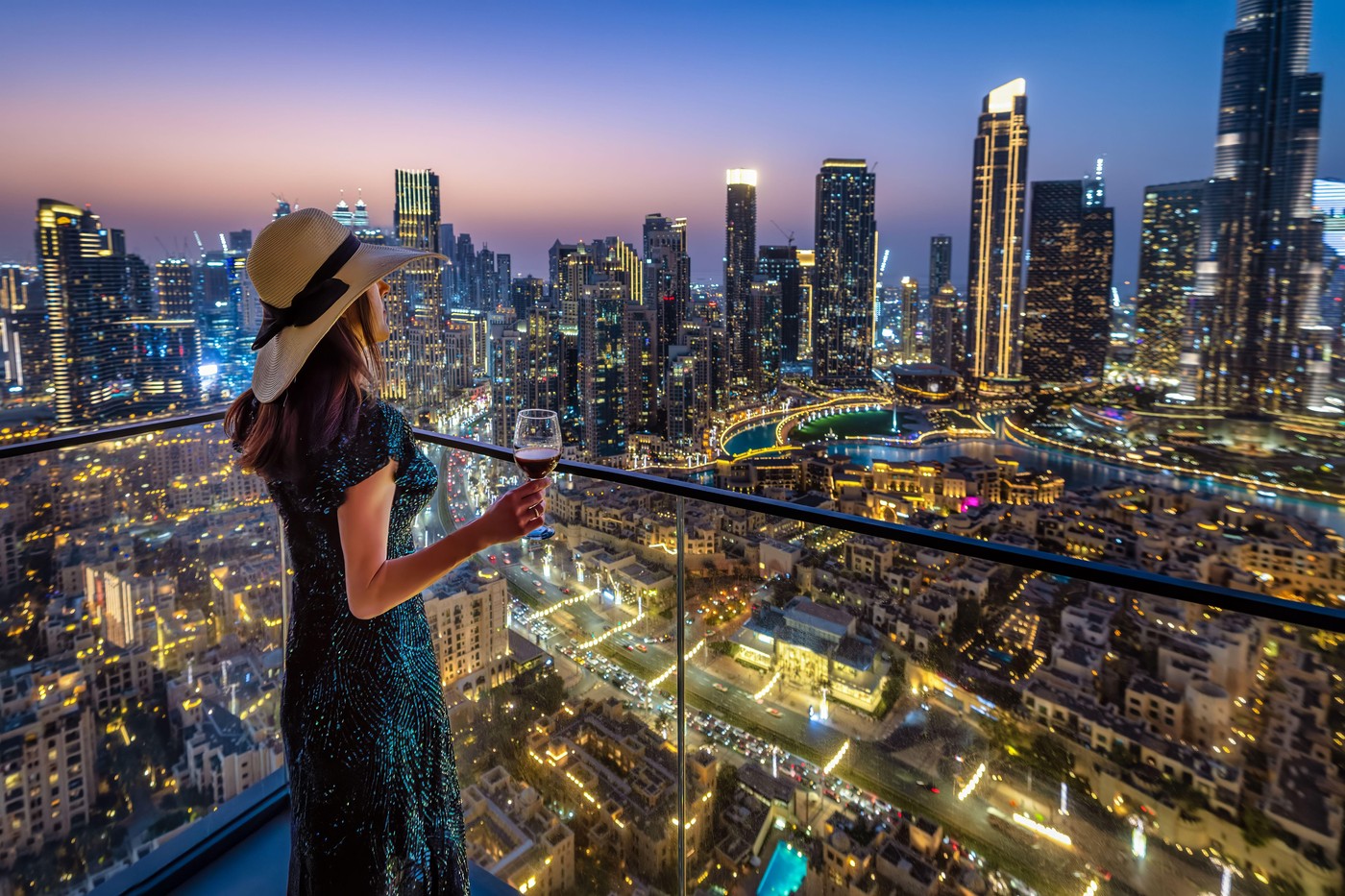 „Strălucirea Dubaiului dispare”. Orașul milionarilor și influencerilor se confruntă cu o amenințare existențială