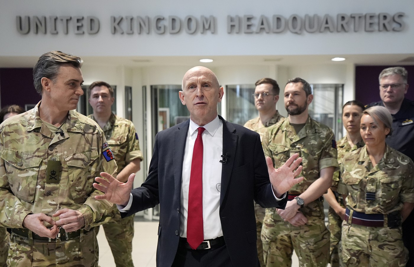 „Mâinile ascunse” ale lui Putin ar putea influența tacticile Iranului în privința dronelor, afirmă ministrul britanic al Apărării