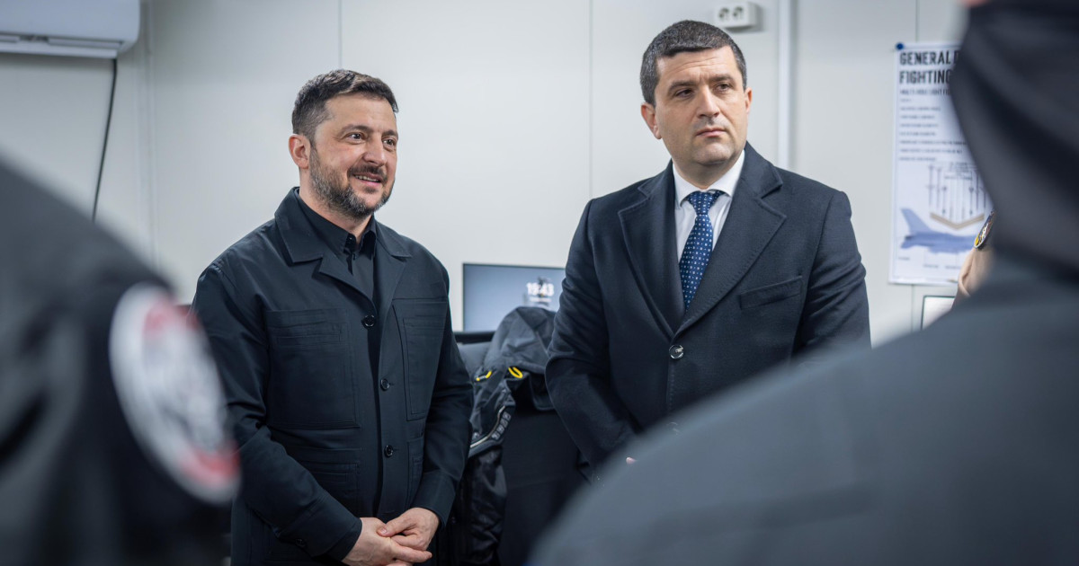 Zelenski și Radu Miruță vizitează Baza Aeriană Borcea