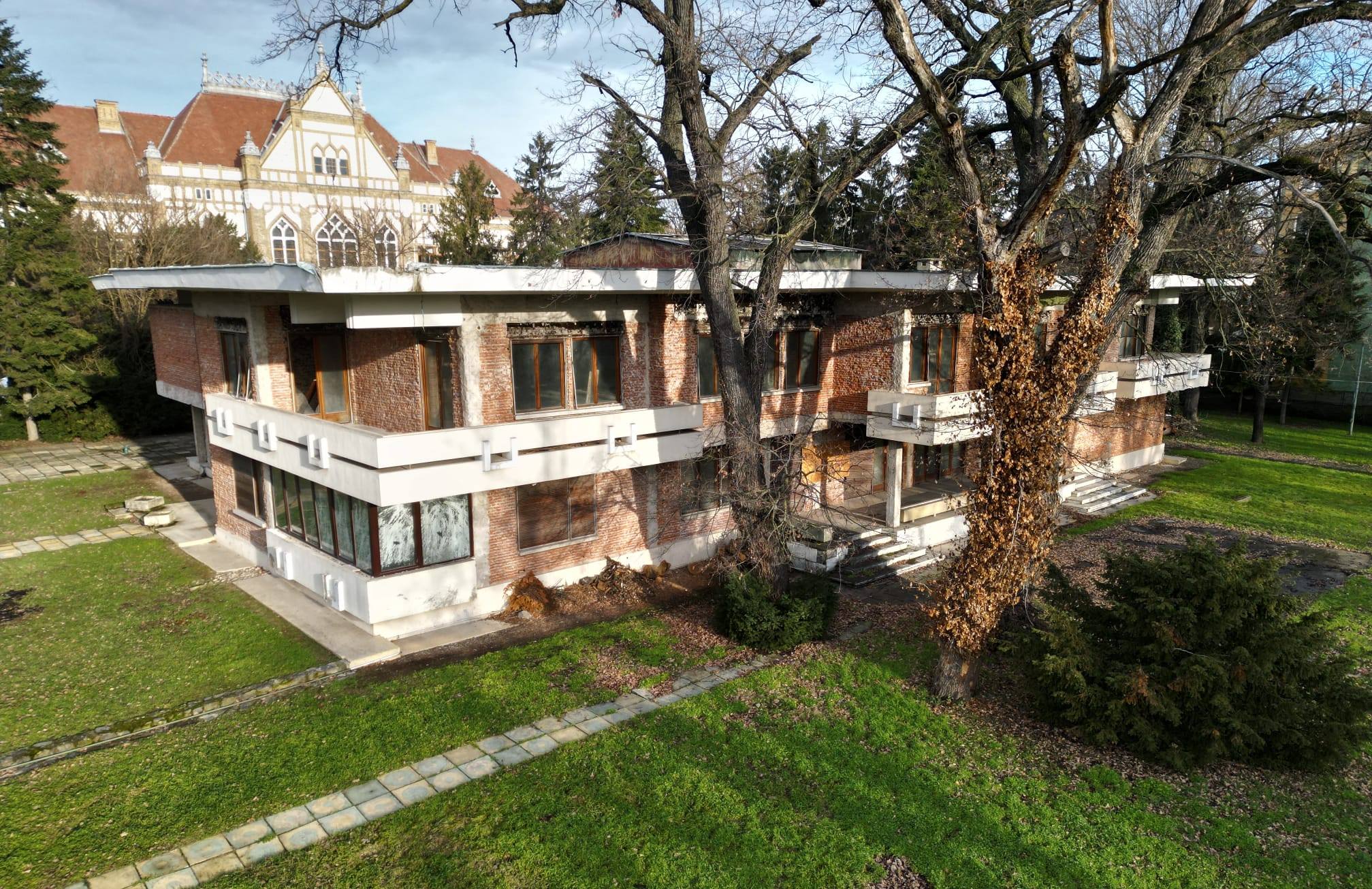 Vila de protocol a lui Ceauşescu, din Timișoara, a reintrat în patrimoniul judeţului. În ce vor autoritățile locale să o transforme