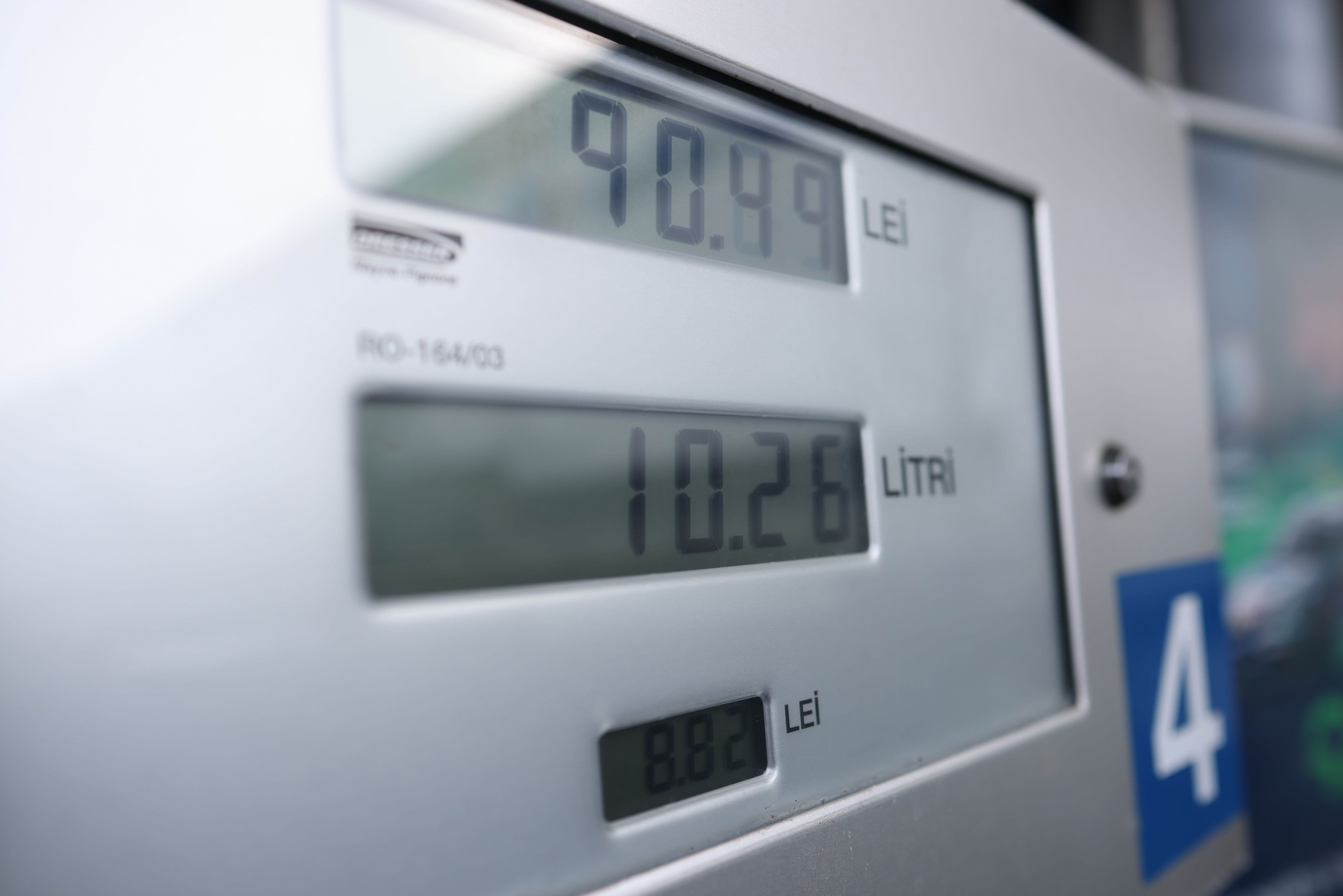 Ce efecte vor avea măsurile de criză ale Guvernului pe piața carburanților. Experții nu exclud raționalizarea