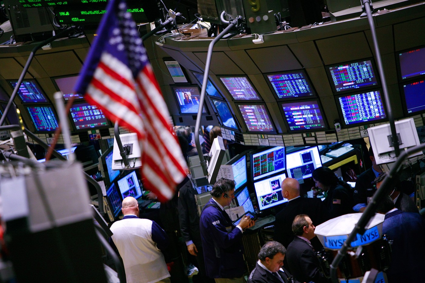 Tranzacţii suspecte, de 580 de milioane de dolari, înainte ca Trump să facă anunțul: „Cineva tocmai s-a îmbogăţit considerabil”