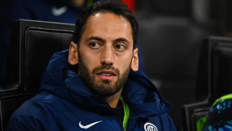 Hakan Calhanoglu pe banca lui inter