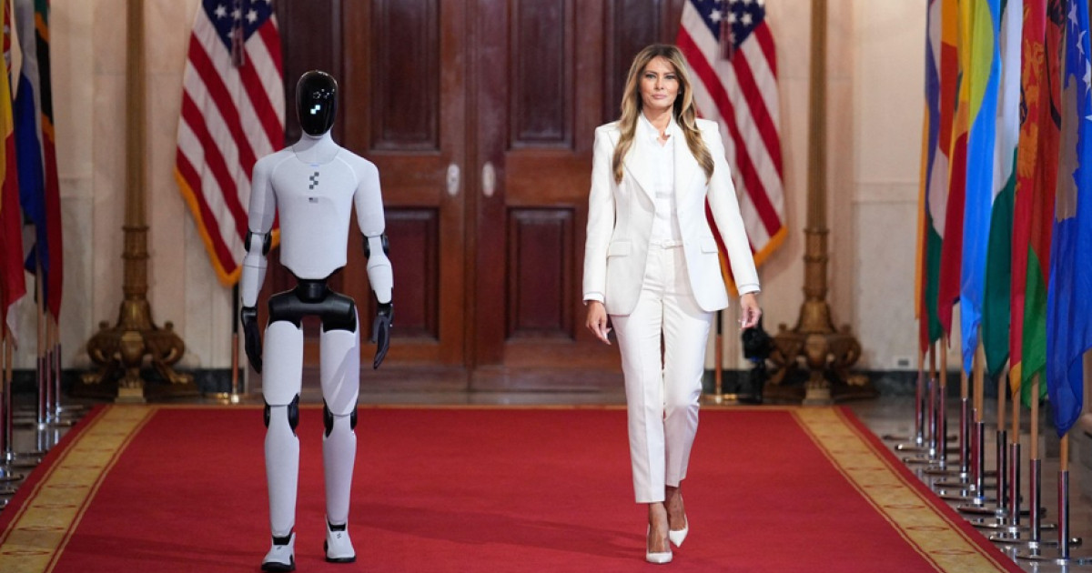 Partenera lui Nicușor Dan, martoră la o premieră în SUA: Melania Trump a pășit pe covorul roșu alături de un robot umanoid