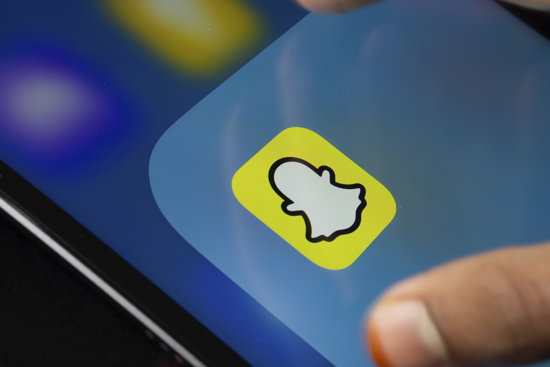 Platforma Snapchat, sub ancheta UE: suspiciuni de grooming și conținut ilegal