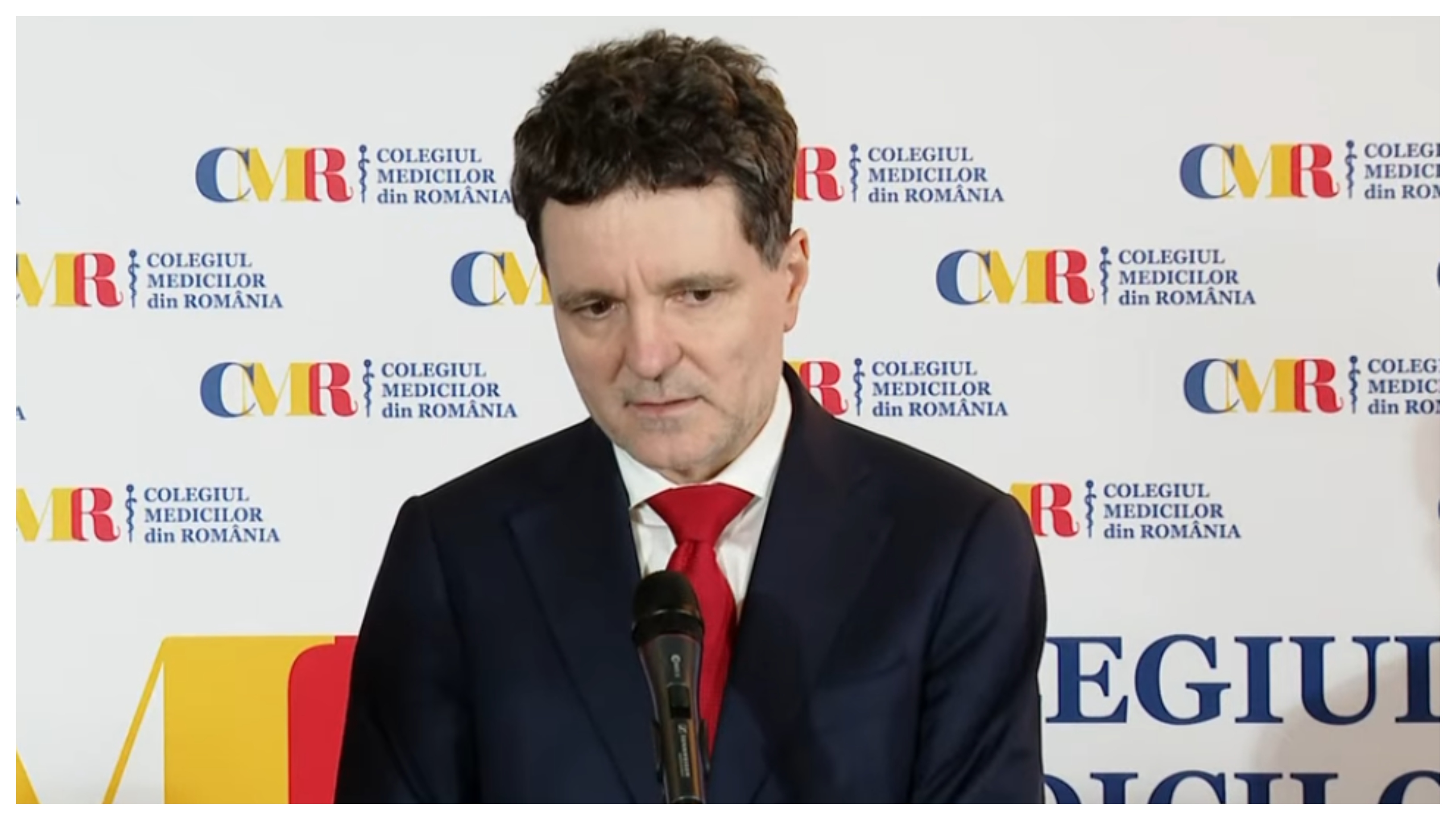 Nicușor Dan, la Gala Medicilor din România: Dezinformarea pune în pericol sănătatea publică și vaccinarea copiilor