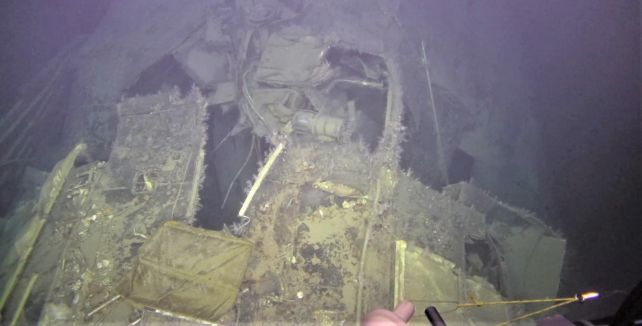 Un submarin nuclear sovietic, scufundat în timpul Războiului Rece, eliberează material radioactiv pe fundul mării