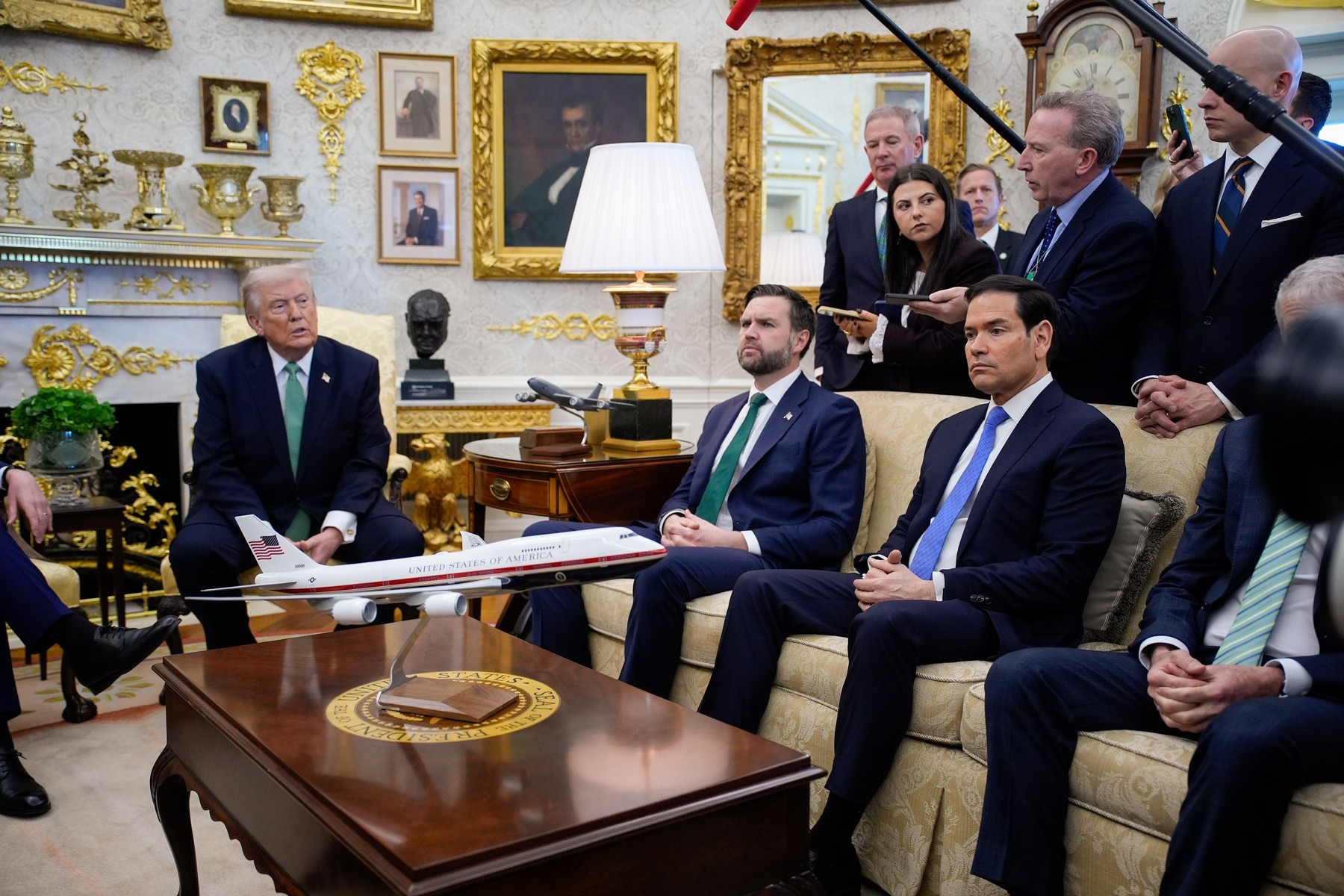 Cine va veni după Donald Trump în viitoarele alegeri din SUA, din partea republicanilor: duelul Marco Rubio - JD Vance