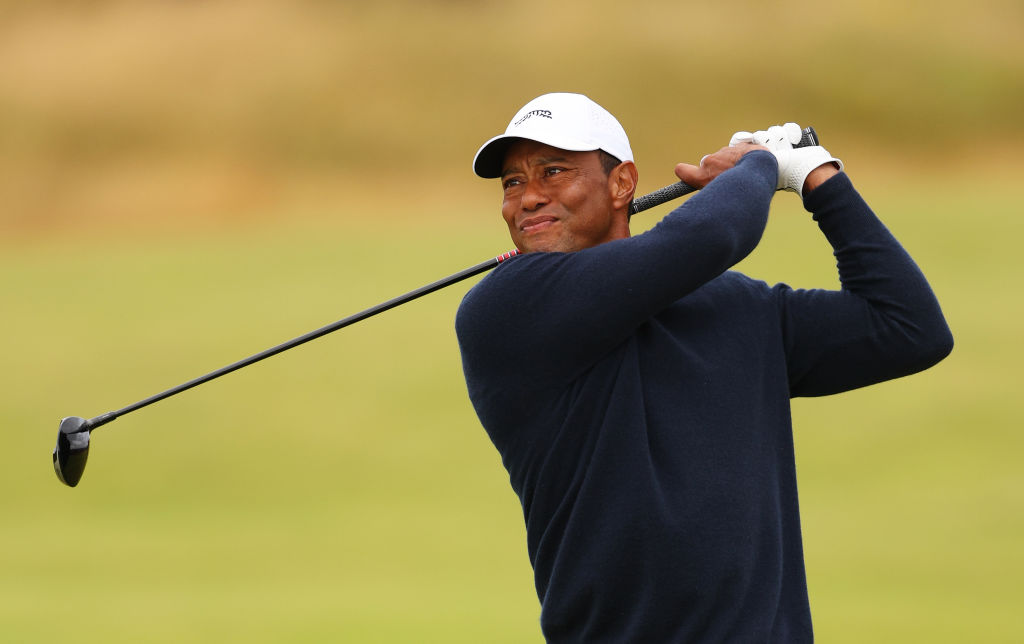Tiger Woods a fost implicat într-un accident. El s-a răsturnat cu mașina în Florida