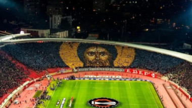 icoana in tribuna fani steaua rosie belgrad