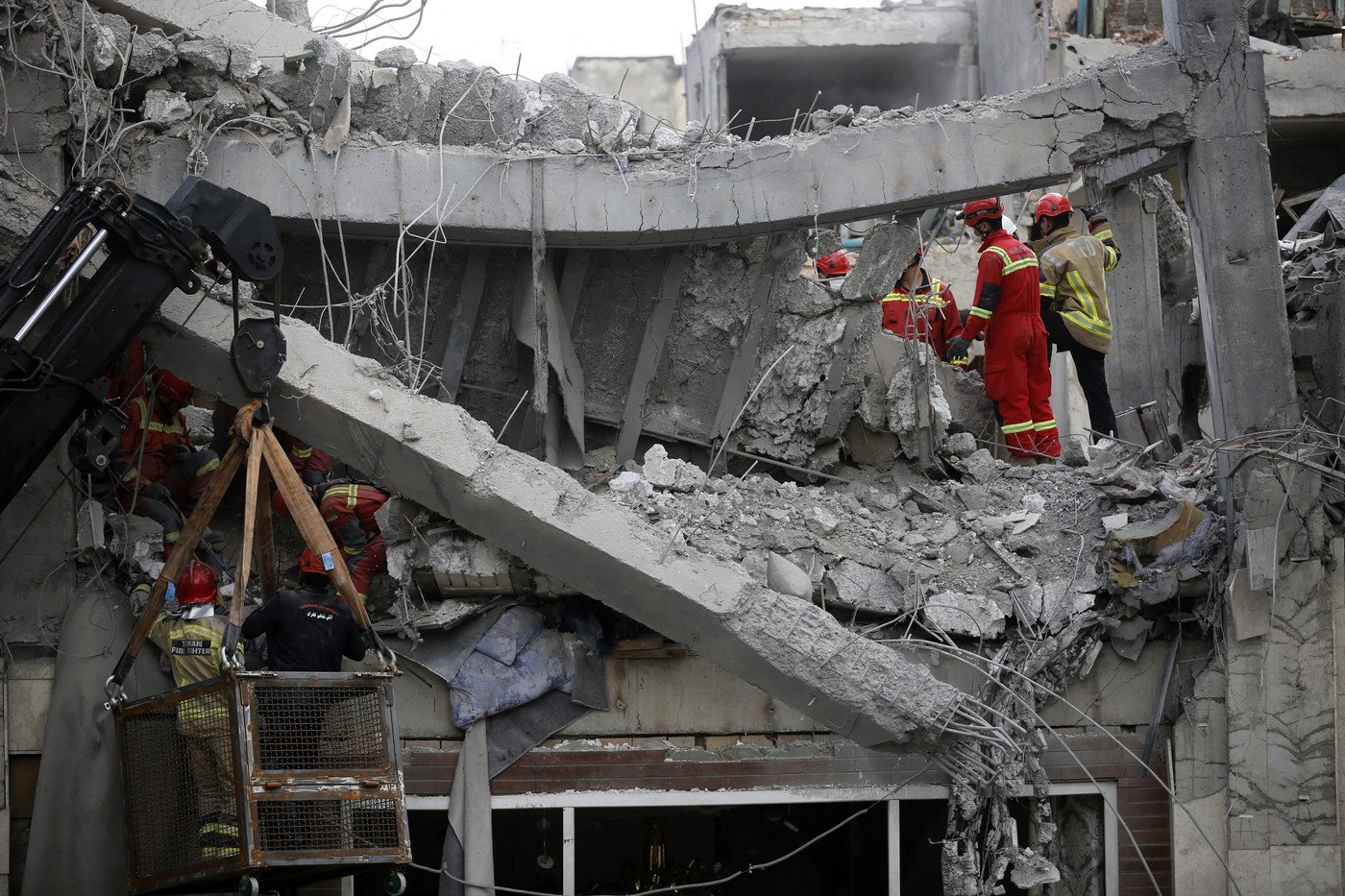 Război în Orientul Mijlociu, ziua 29. Militari americani, răniți în Arabia Saudită. Houthi amenință că se implică de partea Iranului