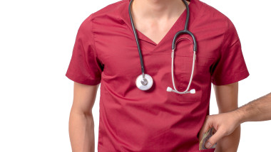 spaga spital doctor romania lei