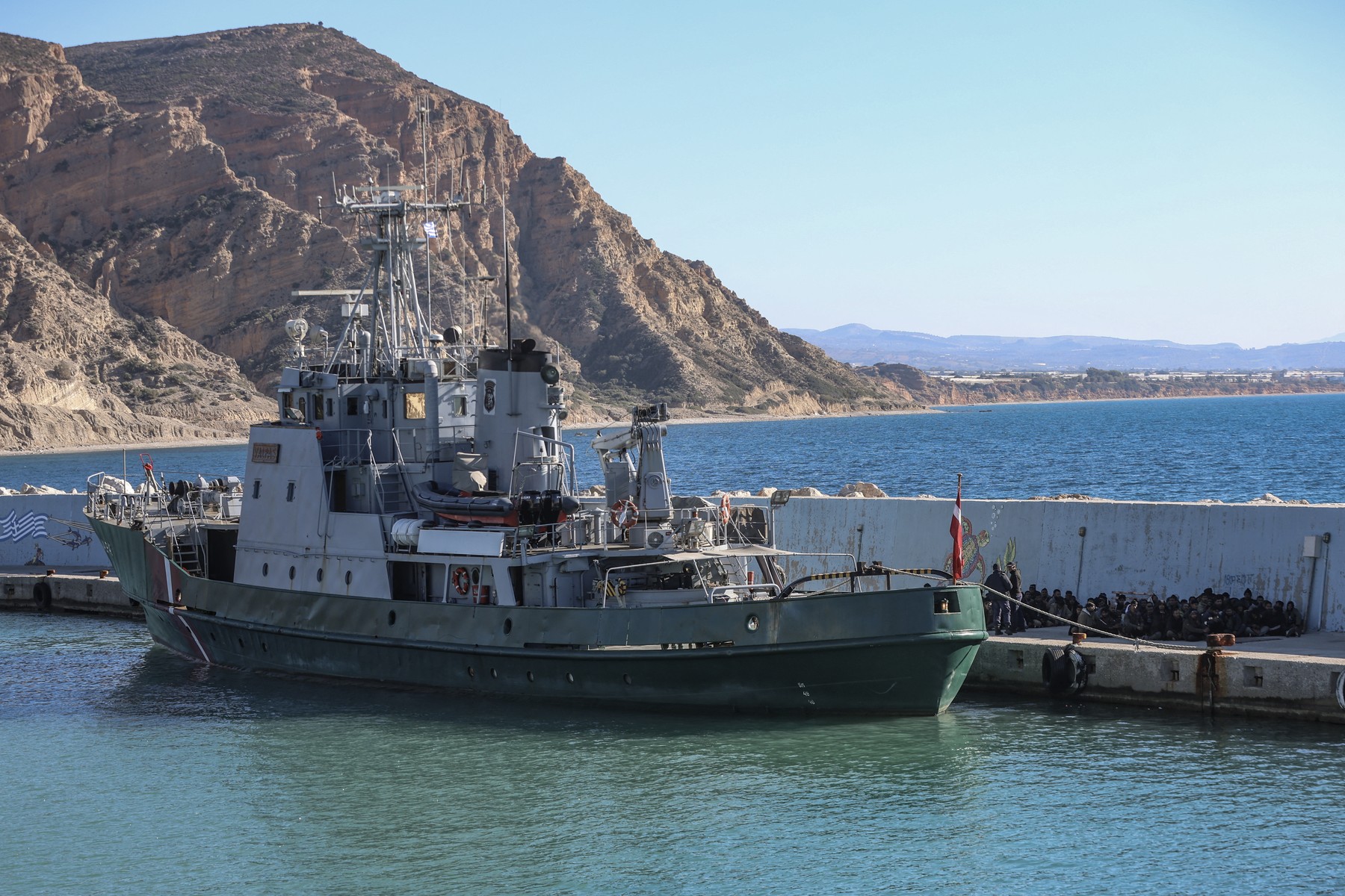 Tragedie în Mediterană: 22 de migranți, morți după șase zile în derivă. Supraviețuitorii spun că victimele au fost aruncate peste bord