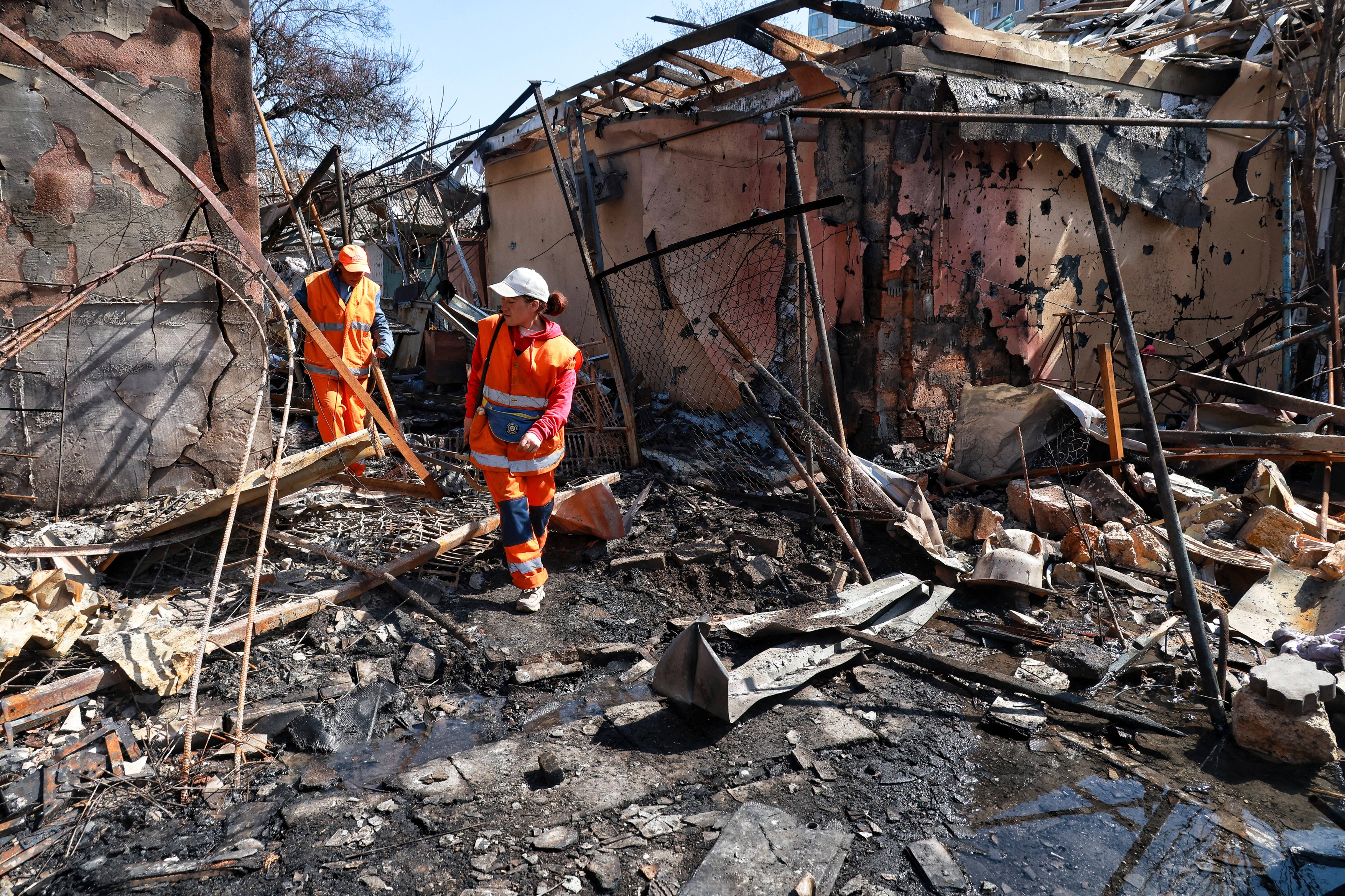 Rusia a atacat Ucraina cu rachetă hipersonică și peste 400 de drone. Un civil a fost ucis în Belgorod după riposta ucraineană