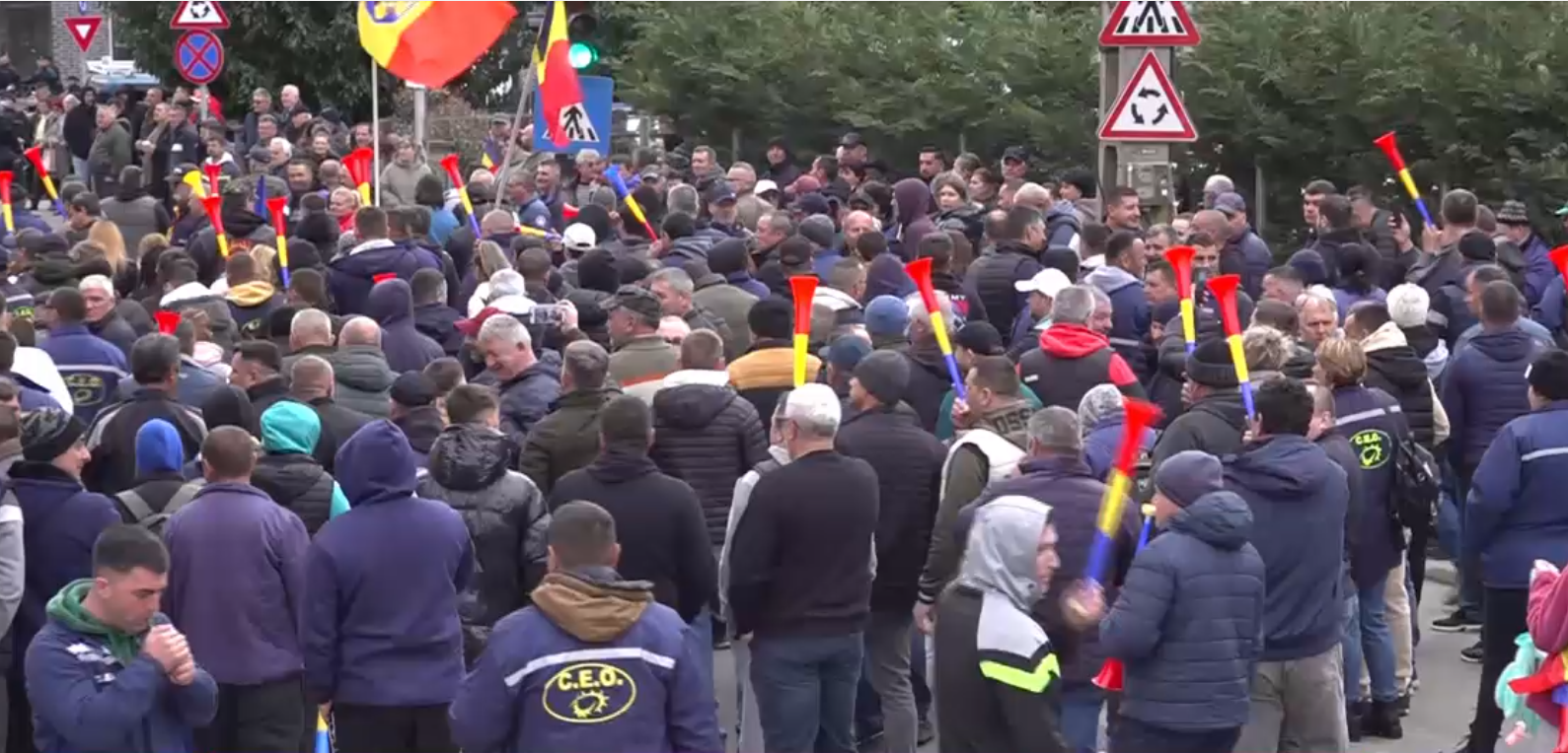 Minerii din Gorj continuă protestele față de disponibilizările anunțate la CE Oltenia și amenință că vor merge în fața Guvernului