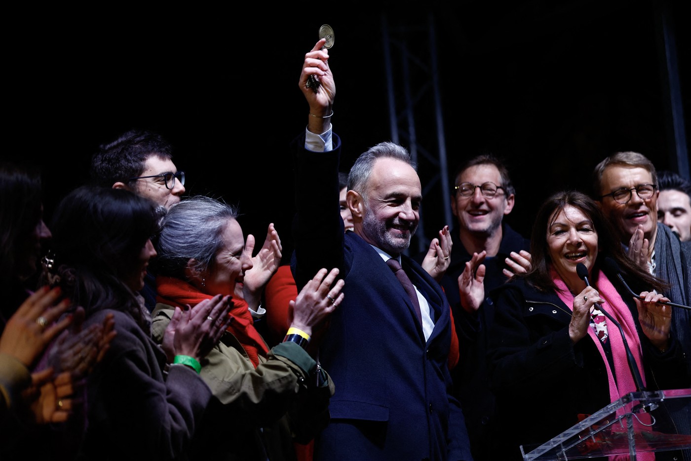 Parisul are un nou primar: Emmanuel Gregoire a câștigat alegerile. Imagini inedite cu edilul care o va înlocui pe Anne Hidalgo