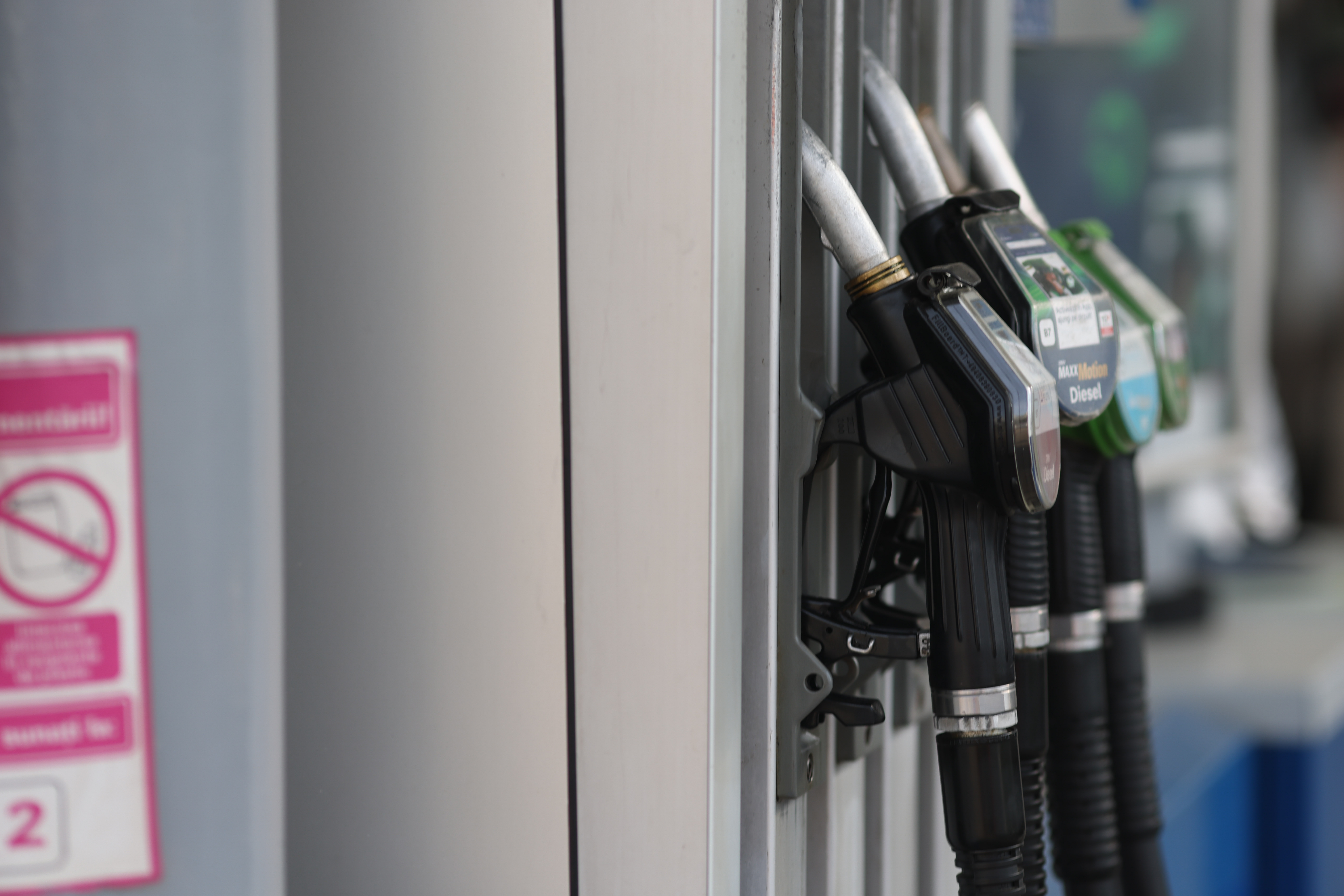 Guvernul ar putea decide în zilele următoare măsurile pentru a ține sub control prețurile carburanților. Variantele luate în calcul