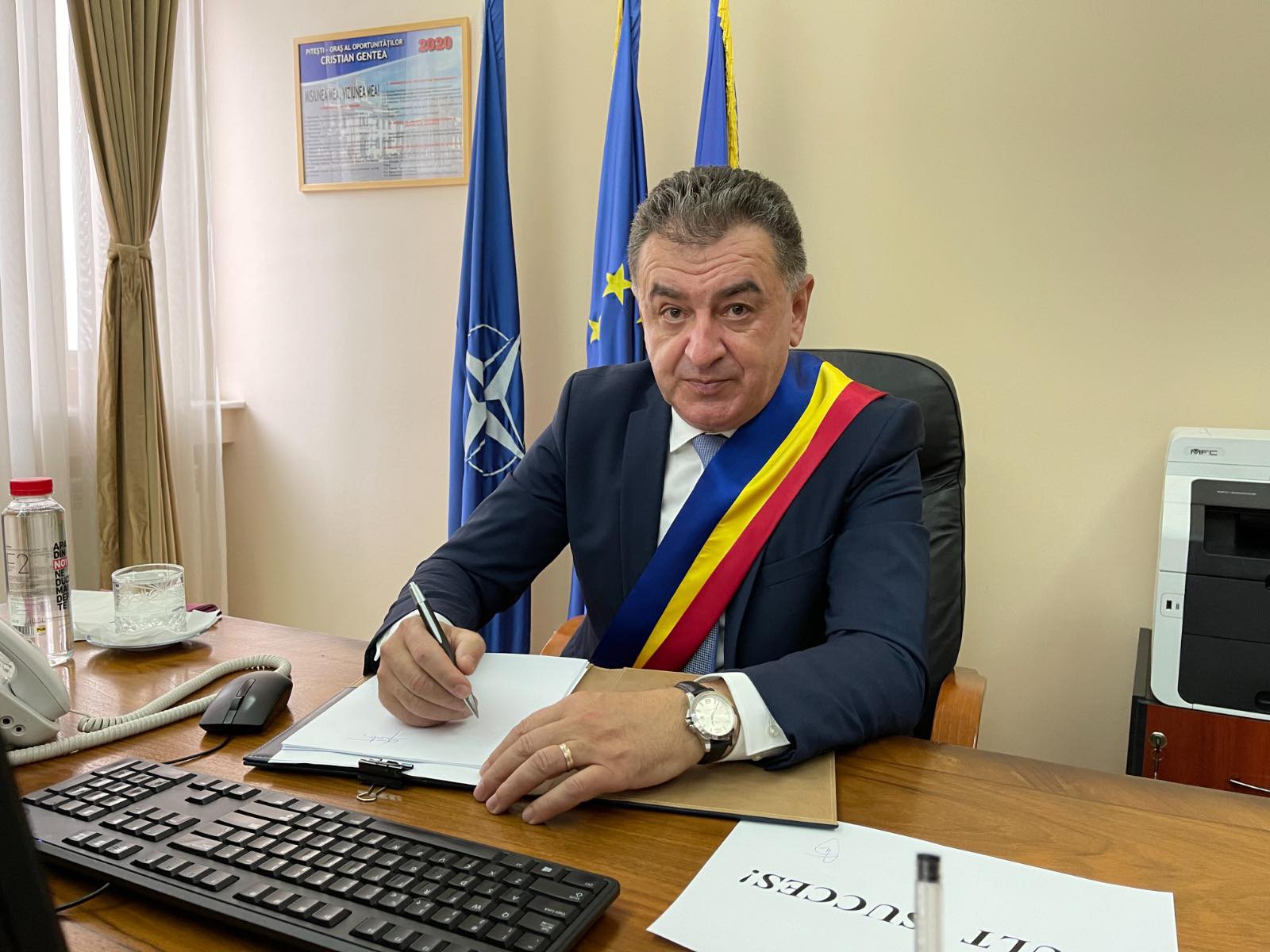 Scandal în PSD Argeș. Primarul social-democrat din Pitești critică parlamentarii partidului: „Doar se laudă că aduc bani. Mi-e silă!”