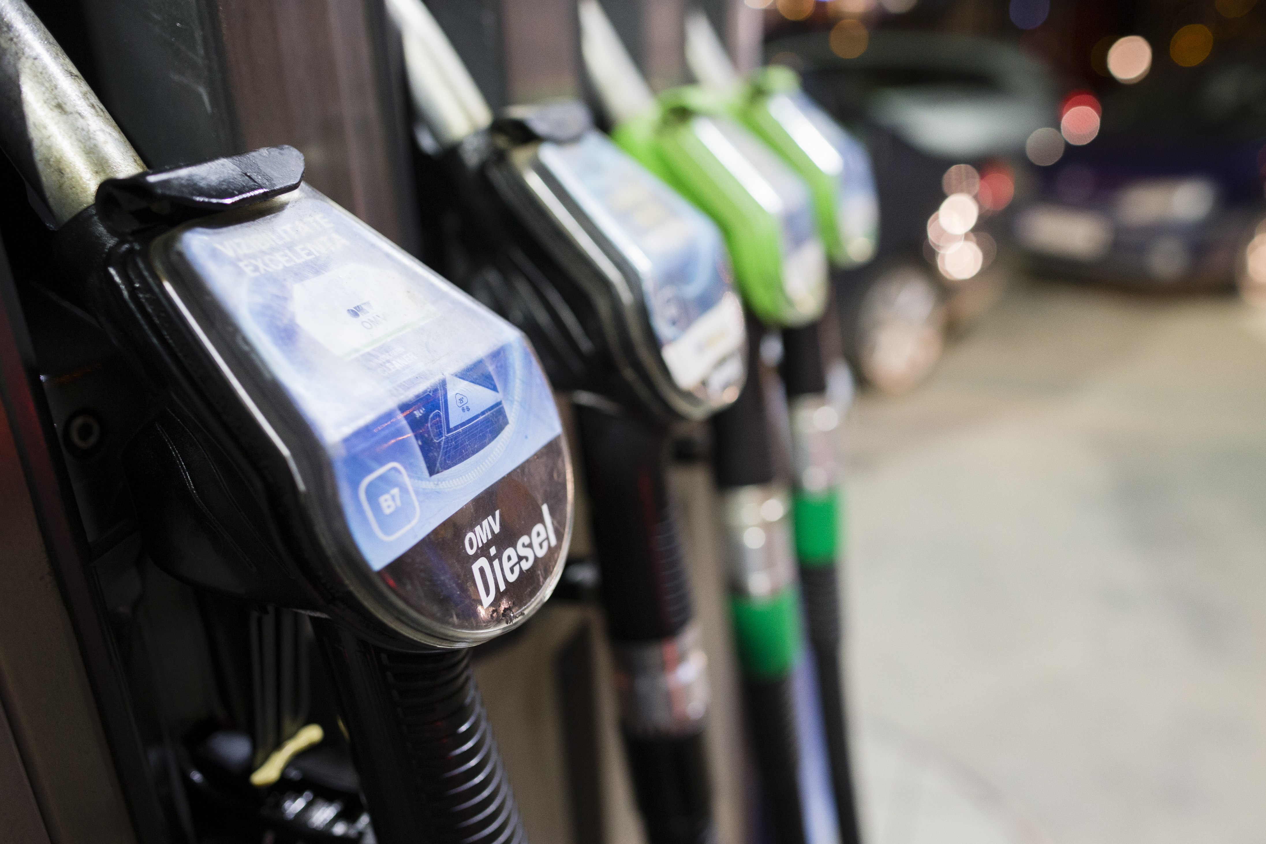 Guvernul urmează să declare stare de criză pe piața carburanților. Adaosul comercial va fi limitat, iar exporturile restricționate