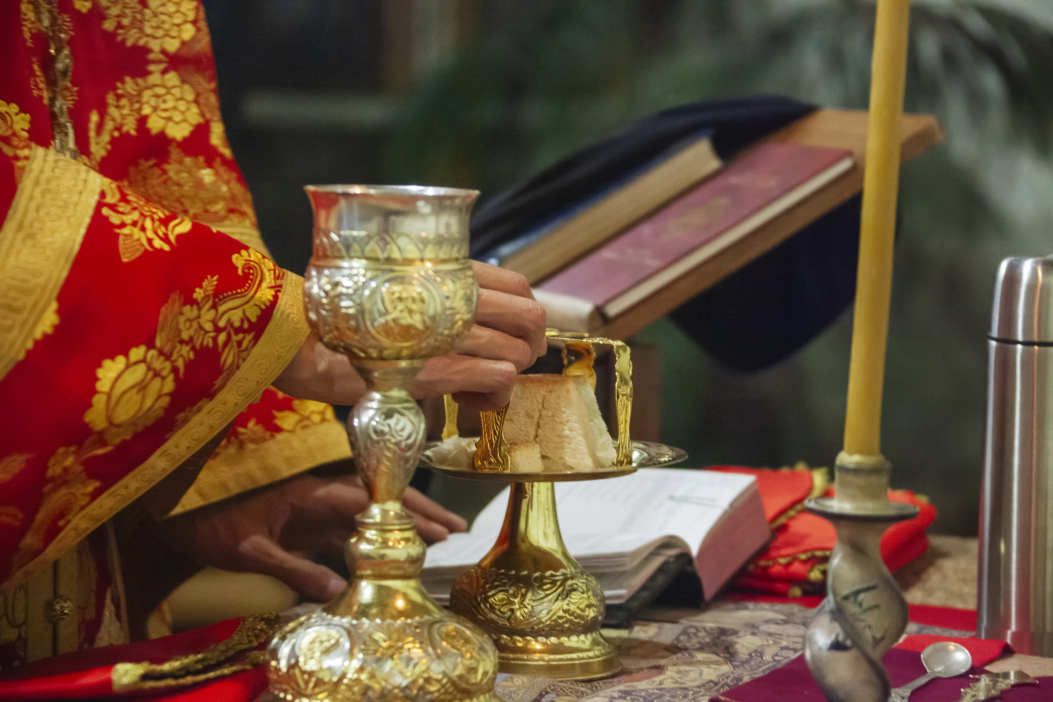 Buna Vestire 2026: Sărbătoare cu cruce roșie în calendarul ortodox și zi cu dezlegare la pește. Tradiții importante, explicate de preot