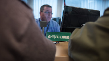 ghiseu liber functionar public