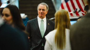 ambasador Darryl Nirenberg