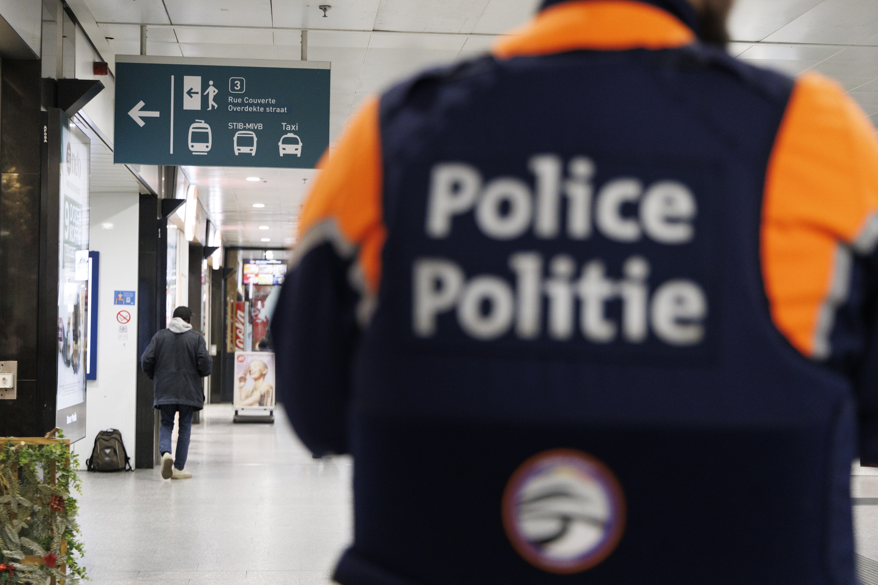 O importantă gară europeană, evacuată după ce poliția a descoperit două pachete suspecte