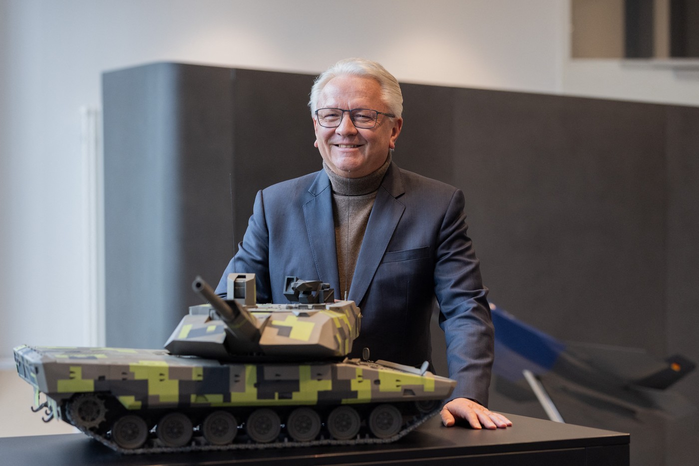 Șeful Rheinmetall a comparat dronele ucrainene cu piese Lego „făcute de gospodine”. Compania încearcă acum să împace Kievul