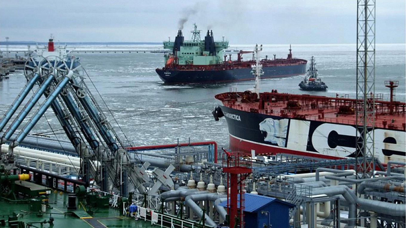 Rusia a rămas fără unul dintre cele mai mari porturi petroliere după ce Ucraina l-a lovit de patru ori într-o săptămână