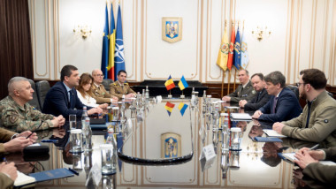 2 Întâlnirea ministrului apărării naționale cu ministrul adjunct al apărării din Ucraina - foto Laurențiu Turoi