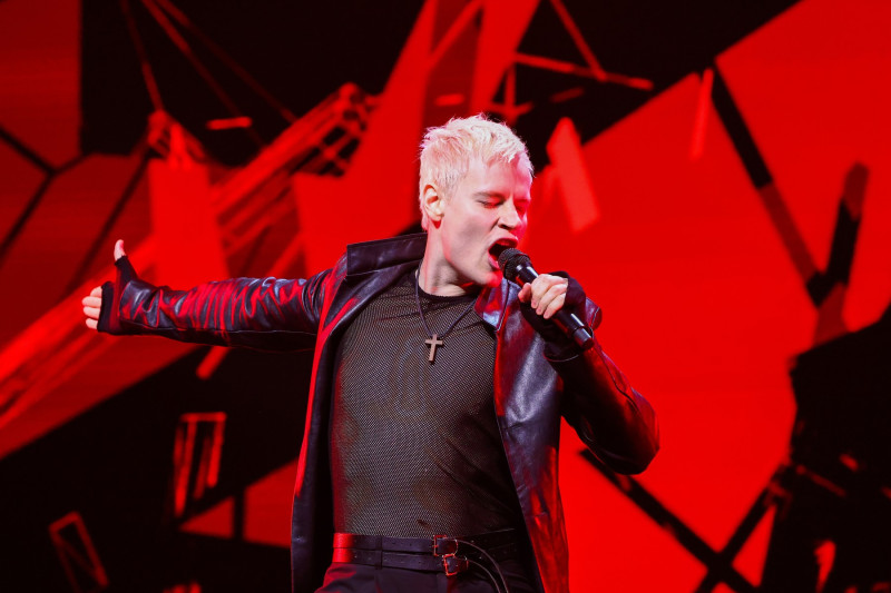 Starul pop preferat al Kremlinului „nu este suficient de rus”: care e problema cu Iaroslav Dronov, cunoscut sub numele „Shaman” 2 Dorozhnoe Radio Stars Concert In Moscow