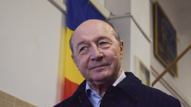 traian basescu pe strada