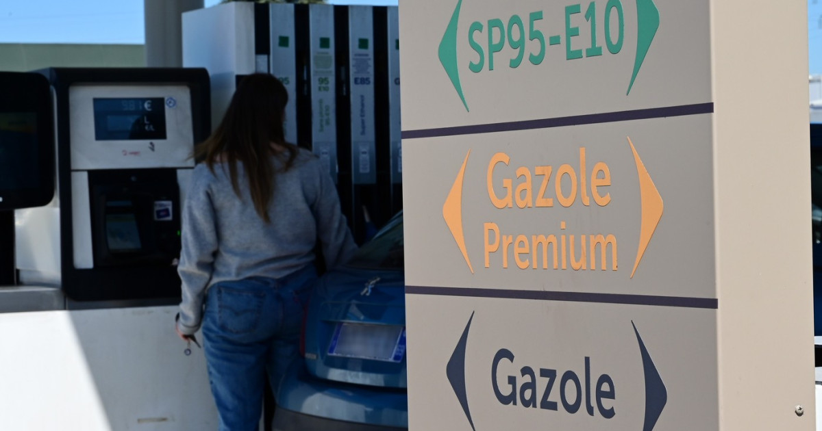 Probleme la benzinăriile din Franța: 12% au rămas fără unii dintre carburanţii pe care îi vând în mod obişnuit