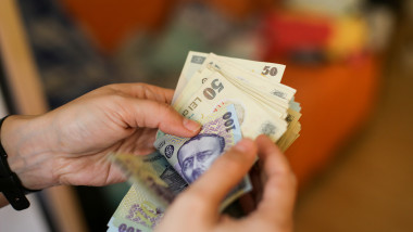 Alocații și indemnizații în aprilie. Foto Getty Images