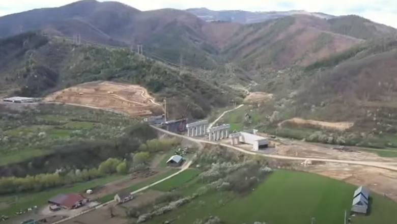 Au început săpăturile la un nou tunel pe A1 Sibiu-Pitești. Imagini de pe șantierul autostrăzii care traversează Carpații