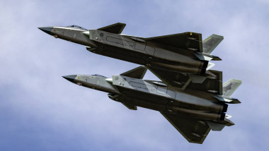 Avioane de vânătoare J-20 în China