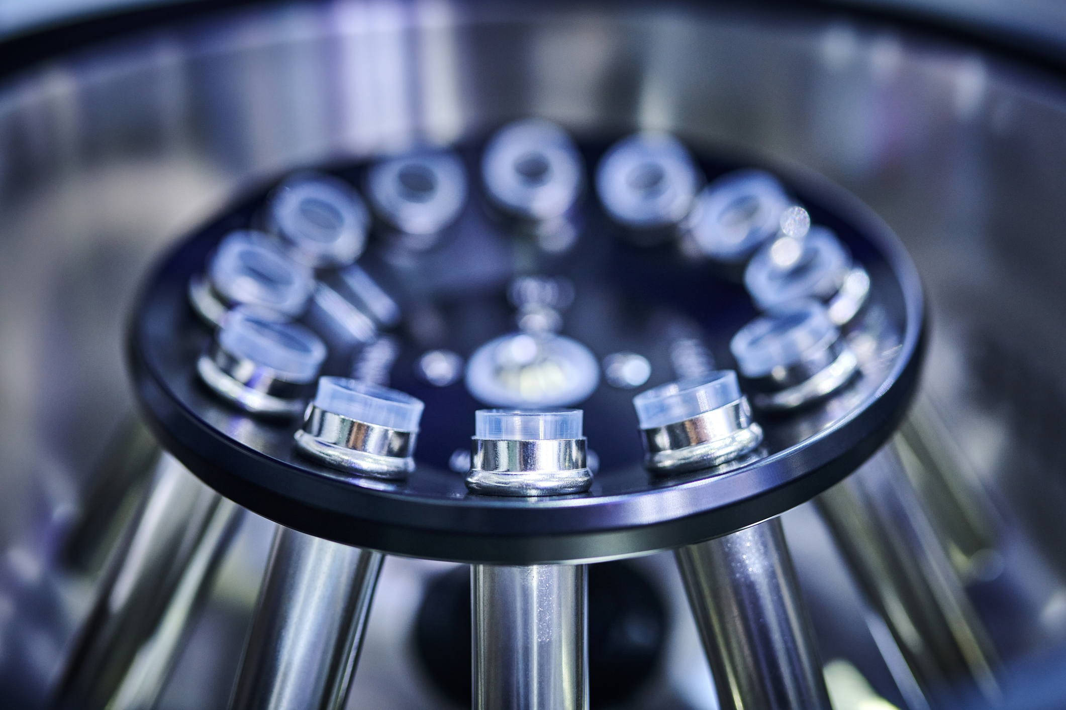 Cum au obținut cercetătorii britanici un medicament pentru Parkinson din deşeuri plastice