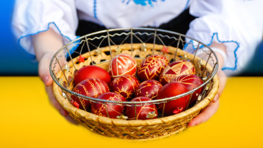 De ce se vopsesc ouăle roșii de Paște 2026. Foto Getty Images