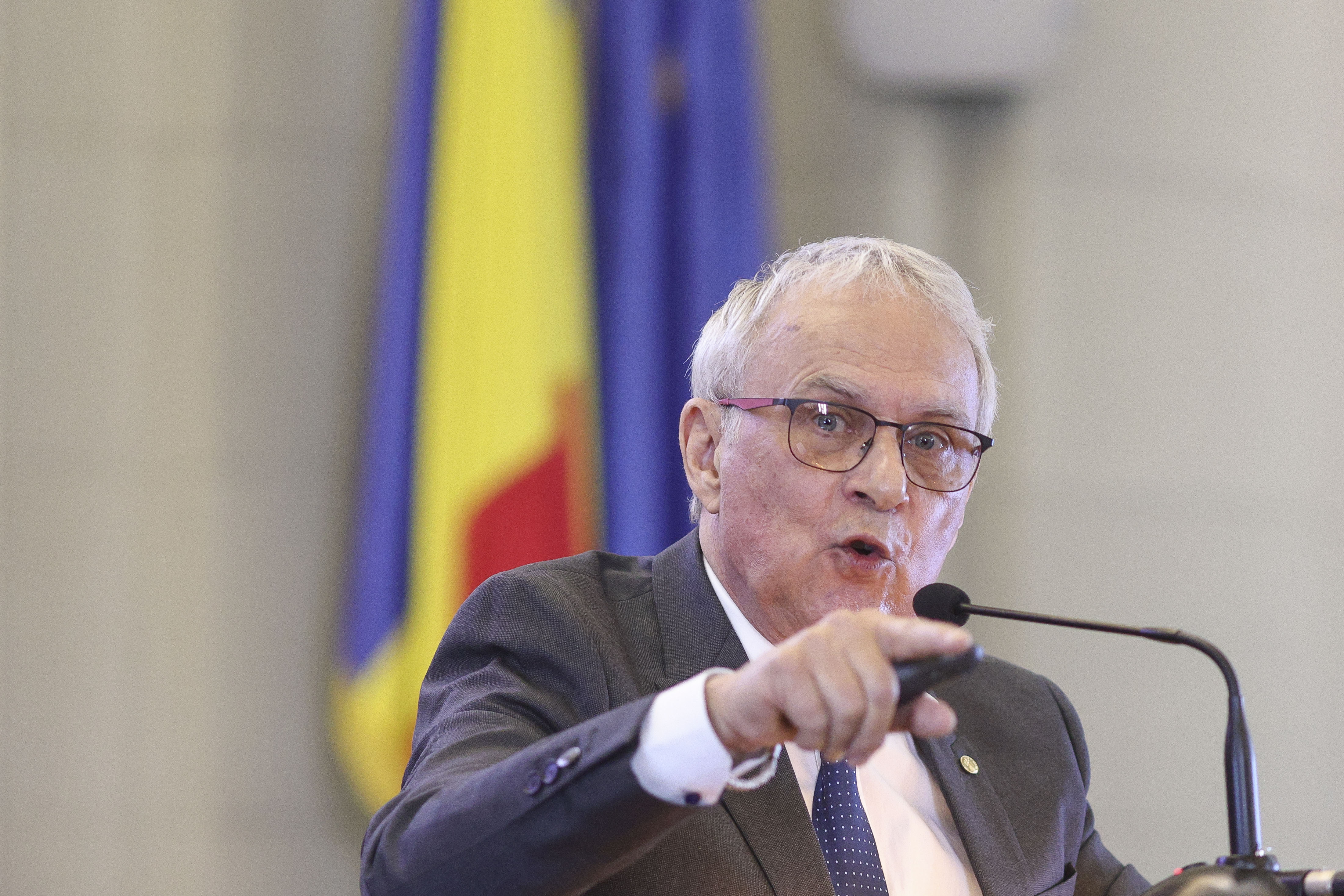 A fost ales noul preşedinte al Academiei Române. Cine este Marius Andruh