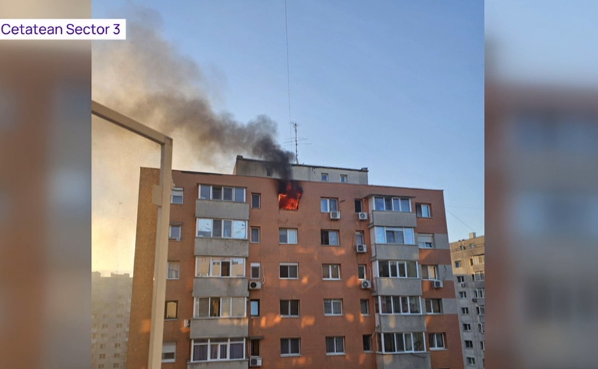 O trotinetă electrică pusă la încărcat a explodat într-un apartament din București. Un tânăr a transportat la spital în stare gravă
