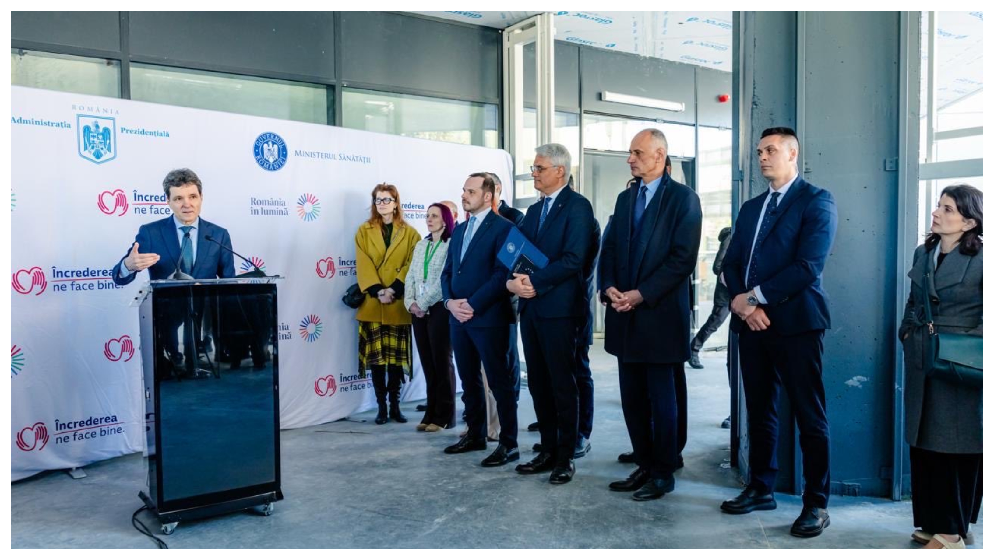 Nicușor Dan a vizitat Centrul de Mari Arși din Timișoara: „Se întâmplă și lucruri bune în România”