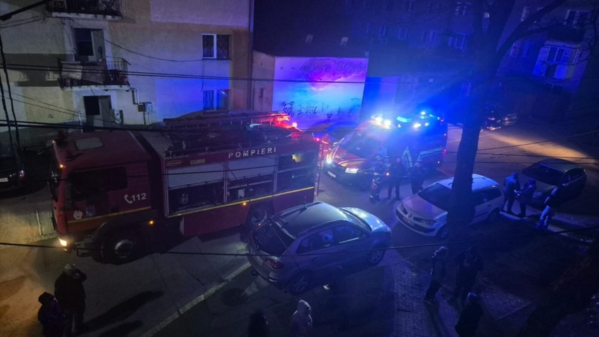 Incendiu puternic într-un bloc din Sighetu Marmației. Peste 80 de oameni evacuați