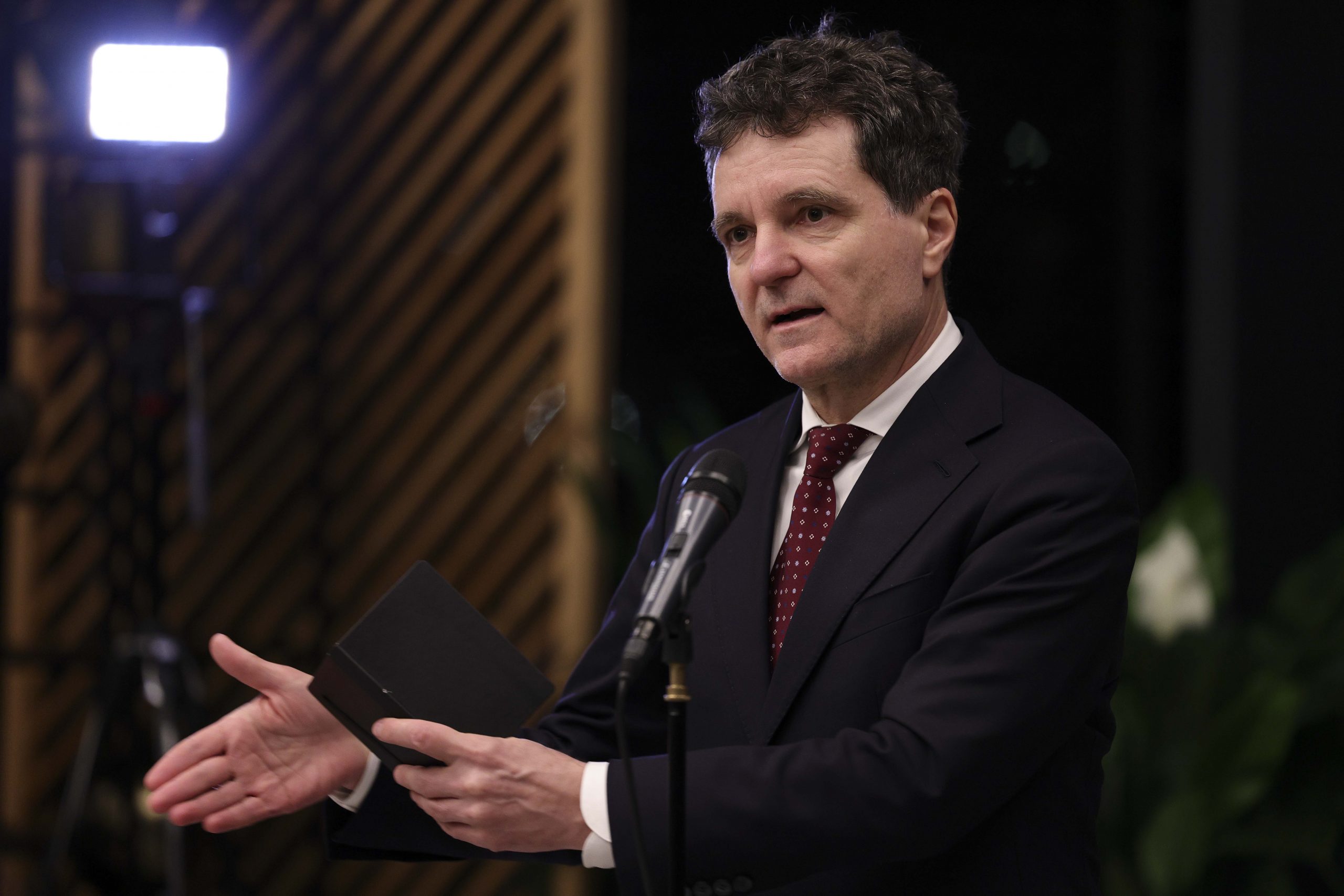 Nicușor Dan salută armistițiul dintre SUA-Iran: „România este pregătită să sprijine eforturile în curs”